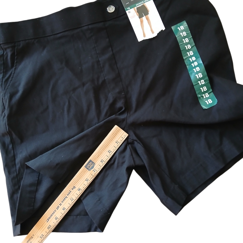 Rafaella Women's Size 18 Classic Black Shorts - Picture 6 of 7